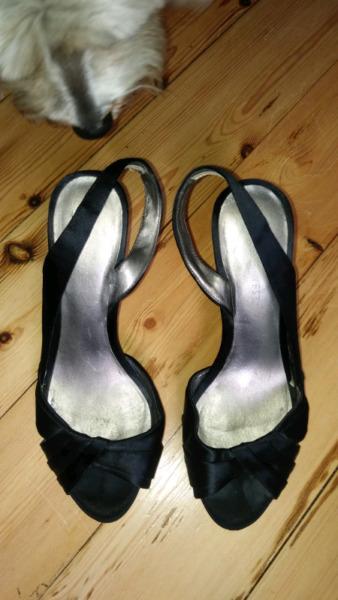 Size 3.5 Nine West satin heels