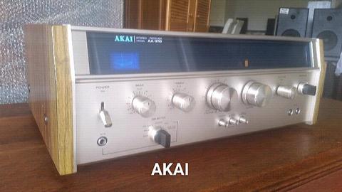 ✔ AKAI Amplifier/Receiver AA-910 (circa 1974)