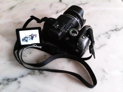 Canon SX10 IS digital camera