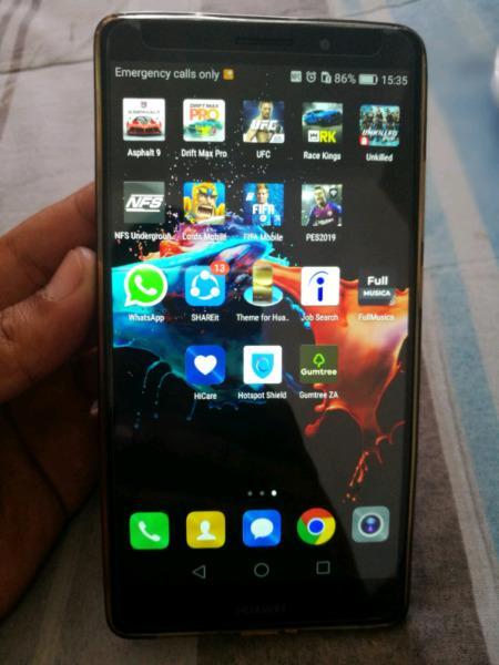 Huawei Mate 8 with Games