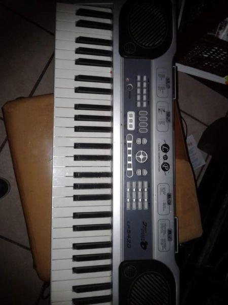 LP-5420 54-key Electronic Keyboard by Gear4music - Nearly NewDetails