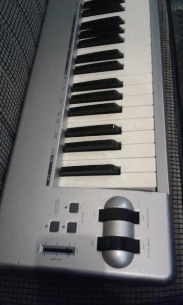 M-AUDIO 88Key midi keyboard