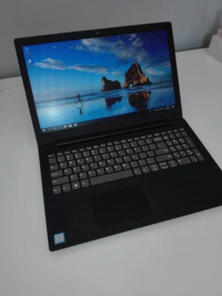 Lenovo laptop Core i7 - Intel Core i7-8550U-8th generation,1tb hdd-immaculate condition