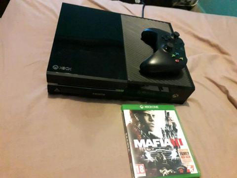 Xbox One with controller and a game Mafia 111