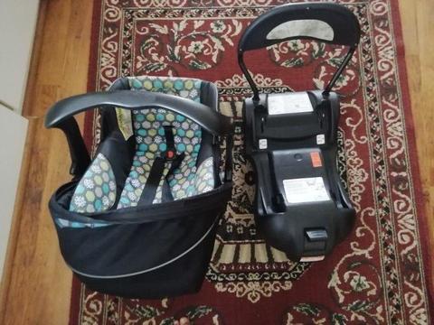 Chelino car seat and base