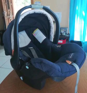 Chicco carseat /carrier /rocker 0-13kg 0-13kg