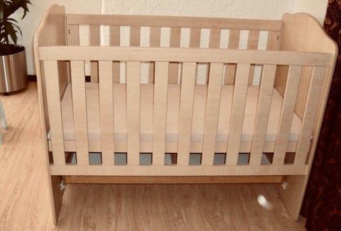 GOOD CONDITION PINE WOOD BABY COT FOR SALE
