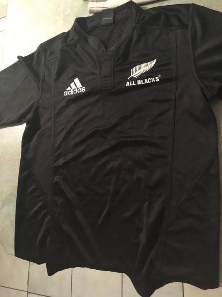 Men’s all blacks New Zealand medium shirt