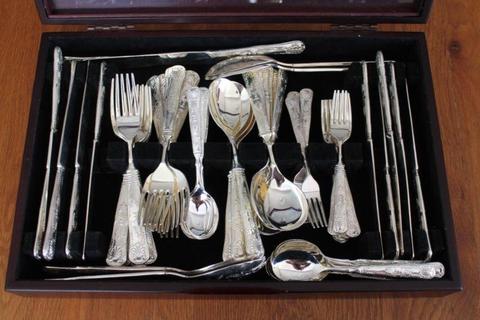12 Setting 75 Piece Vintage Cutlery Set in Wooden Box