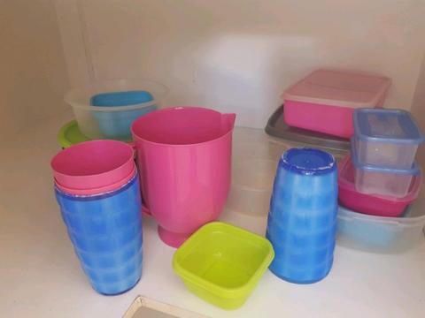 Plastic cups / containers