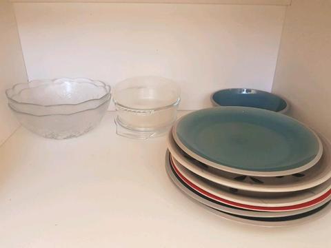 Plates and glass bowls