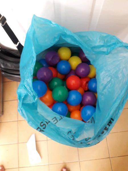 Bag with balls
