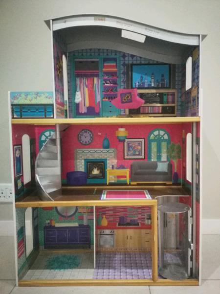 Kid Kraft Doll's House