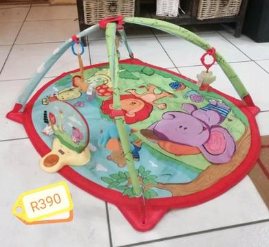 Playgym with musical toy