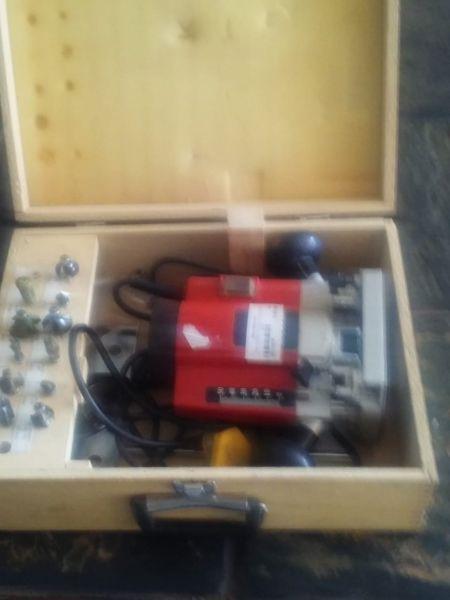 PRO WORK ROUTER IN WOODEN BOX