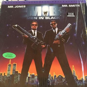 Set of 2 NTSC laser discs ( Men in Black & The Long KISS Goodnight )