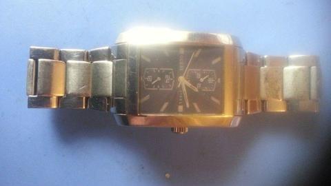 GUESS MENS AND LADYS WATCHES R350 TO R550 EACH