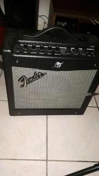 Fender mustang 1 v 2 guitar amp