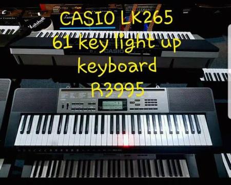 Casio LK265 keyboard,61 light up keys