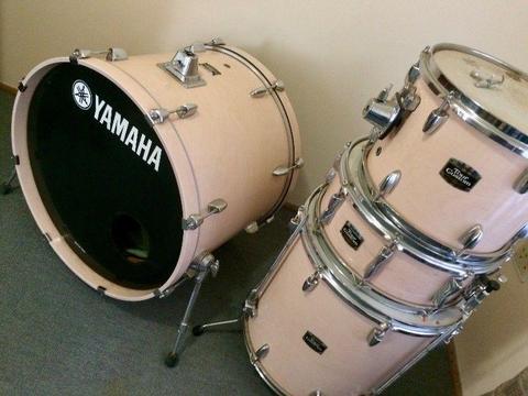 Yamaha Tour Custom Maple Drum kit and hardware