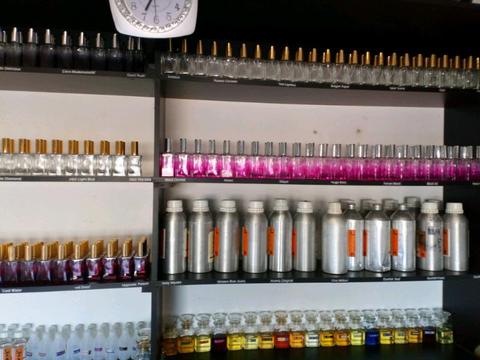 The Largest Importer of French Perfume Oils