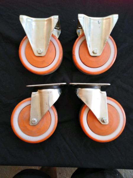 4 caster wheels with plates