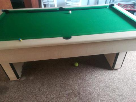 Pool table