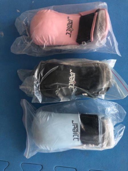 Kids karate mits