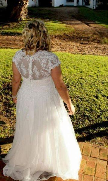 Wedding dresses for hire R1000- R1500
