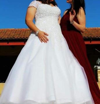 Wedding dress for sale R1000