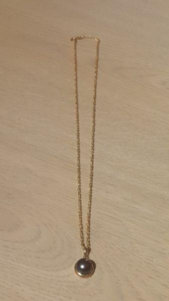 18ct gold mabe pearl necklace