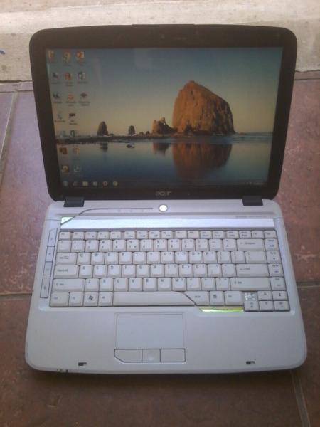 Acer aspire laptop for sale 4gb ram, 320gb hard drive R1600