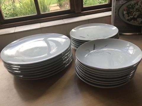 Topaz Fine China Dinner Plates 23 piece