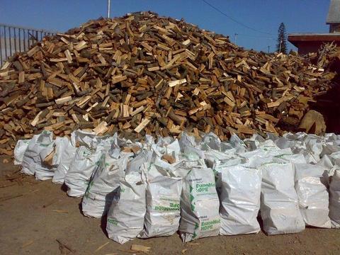 Firewood / Pine / Bluegum / Rooikrans / Black Wattle - Delivered from R1100 per bakkie load