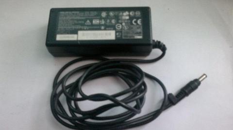 Compaq AC adapter 18.5v 3.5amp