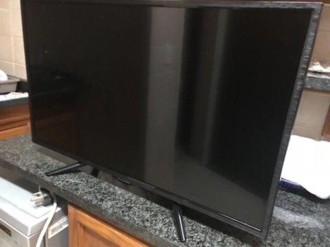 3 Month Old Telefunken 32 inch Fhd LED Tv With Warranty