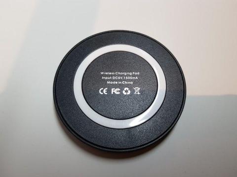 QI Wireless Charger | Compatible with all Wireless Charging enabled Devices | Fast 1.5A Charging