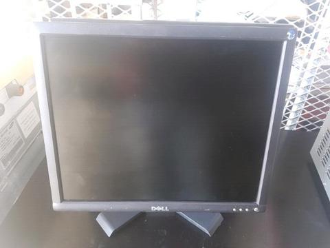 Dell 17 inch LCD monitor with 2×USB slot