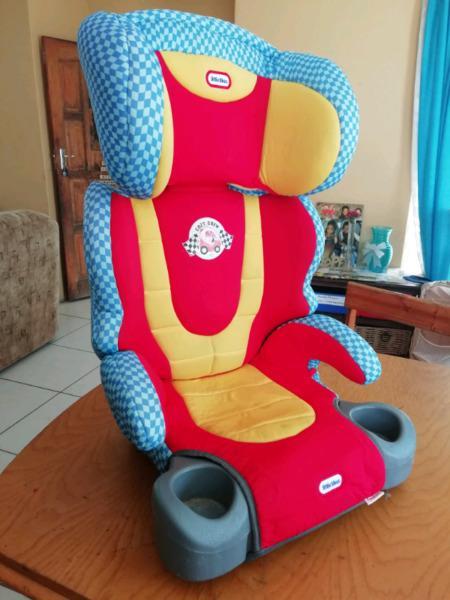 Booster seat with cupholders and adjustable headrest 15-36kg