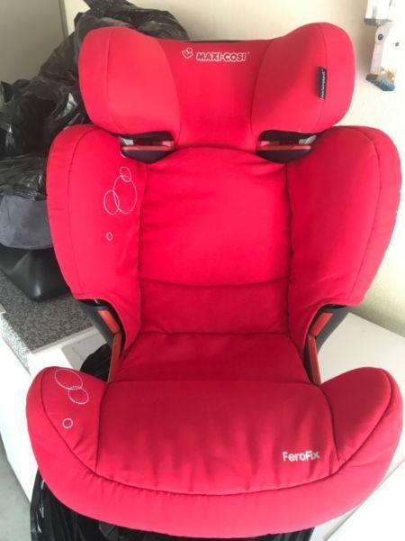 Used Maxi Cosi FeroFix Child Car Seat for child weight between 15kg up to 36 kg - mint condition