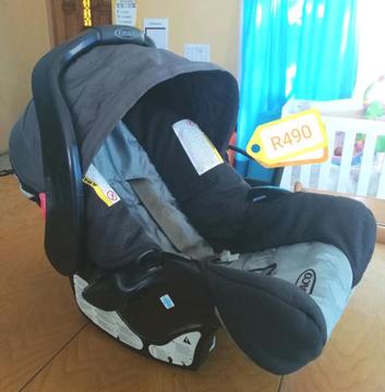 Graco carseat/carrier /rocker 0-13kg