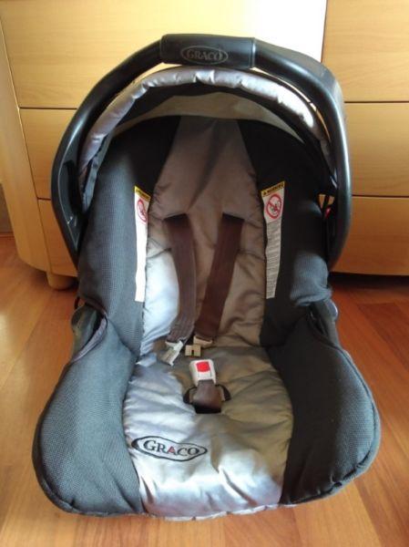 Graco with base baby seat