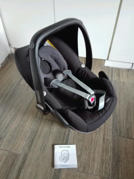 Maxi cosi seats (twins)