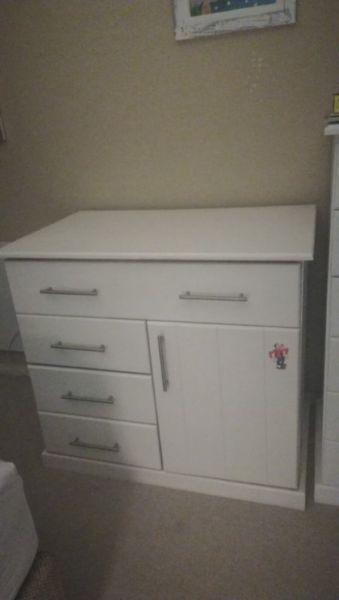Compactum / Changing Table