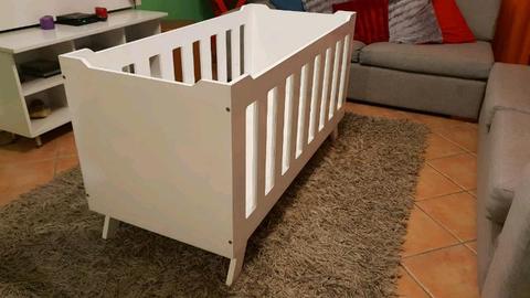 Baby cot for sale!
