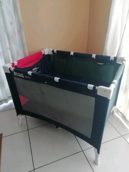 Large Zonic campcot with upper level for a newborn