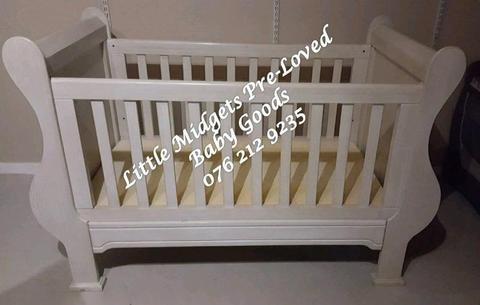 Second Hand White Sleigh Cot with Mattress (Retail R6999)
