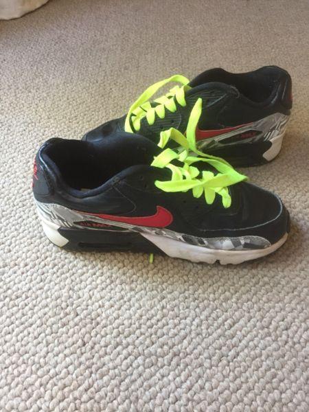 Kids (Original) NIKE Airmax size 2