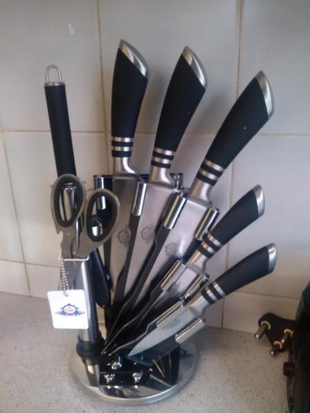 *SELLING FAST* 9 Pcs Deluxe Cutlery Knife Set With Knife Stand - Limited Stock