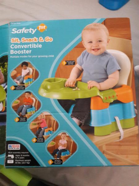 SAFEWAY portable feeding chair in excellent condition